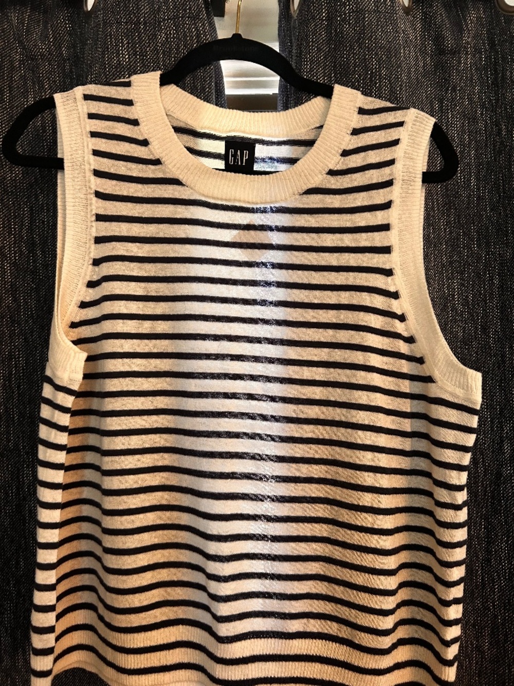 Gap sweater vest